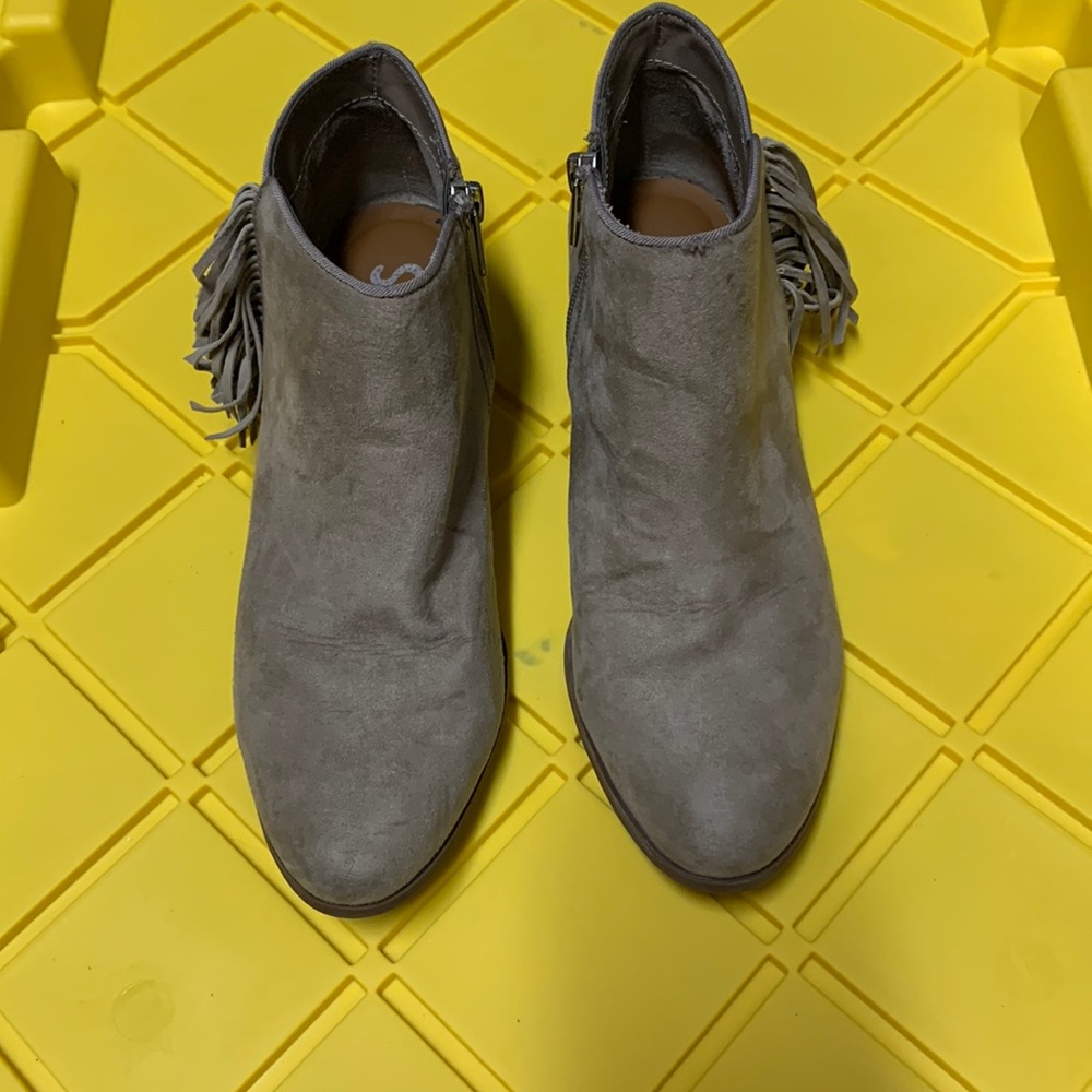 Girls 6.5M tassel ankle boots